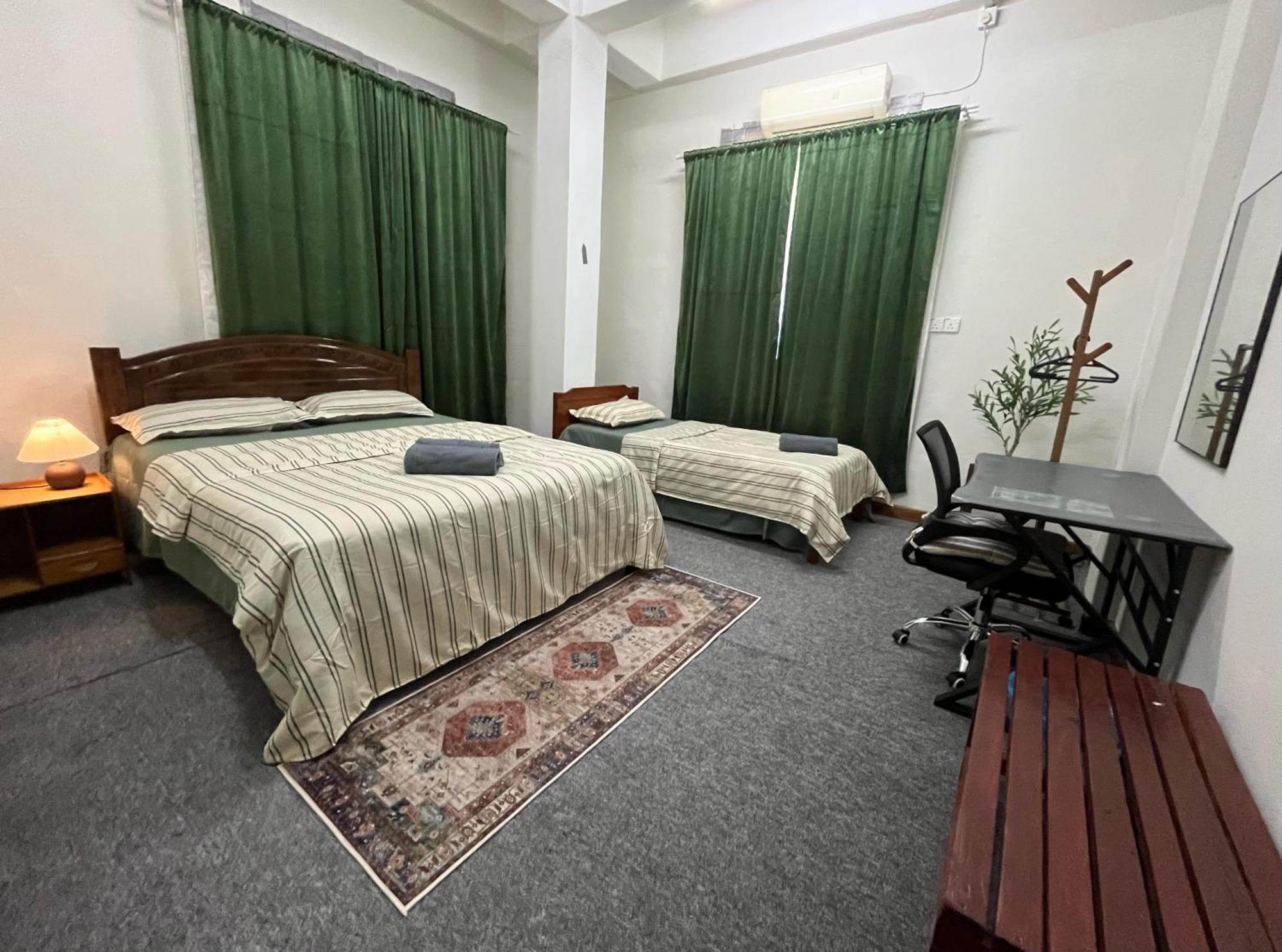 La Wood Homestay Near Kuala Besut Jetty Екстериор снимка